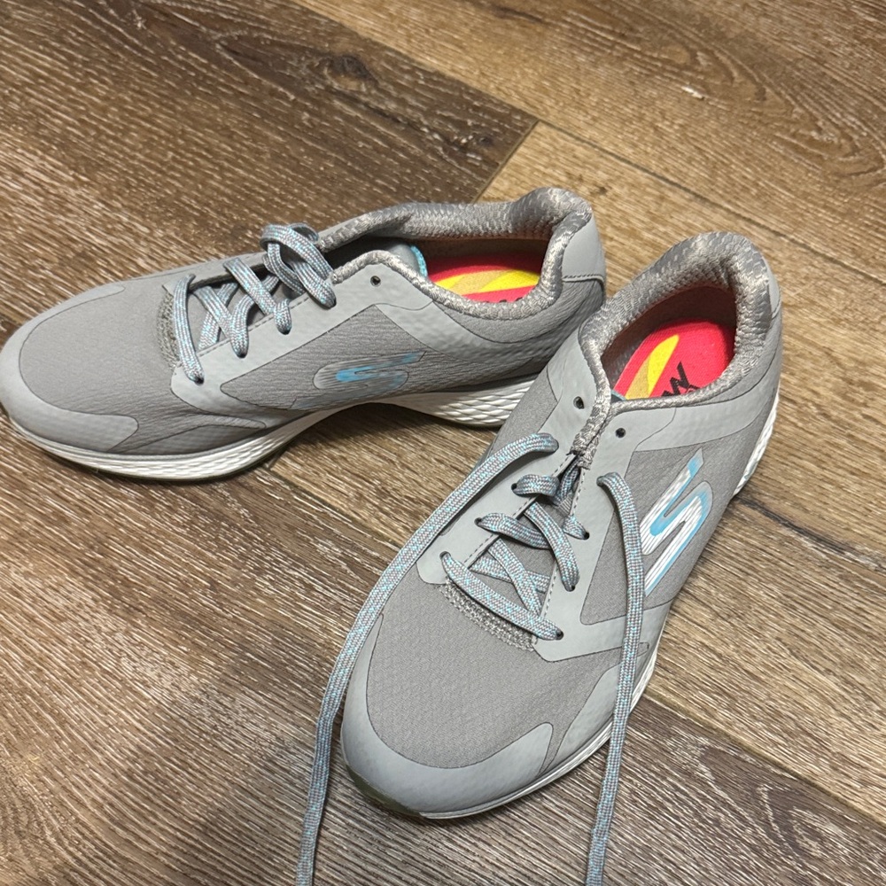 Sketchers goga max golf shoes 6.5‎